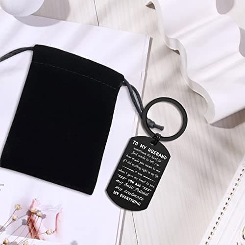 ENGZHI Love My Husband Keychain - Husband Birthday Gift Ideas - Mens Christmas Anniversary Keychain Gifts for Him, Valentines