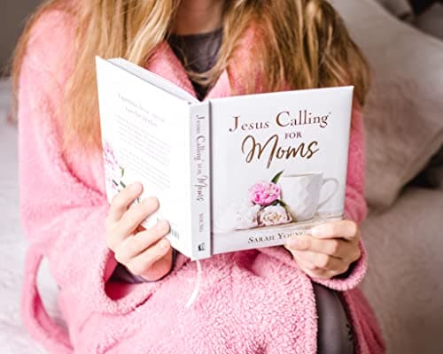 Jesus Calling for Moms, Padded Hardcover, with Full Scriptures: Devotions for Strength, Comfort, and Encouragement (A 50-Day Devotional) - The Perfect Christian Gifts for Women
