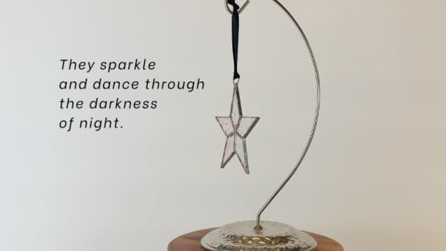 Handmade Iridescent Stained Glass Star With Heartfelt Thank You Message - Thank You Gift For Someone Special/Appreciation Gift/Gratitude Gift for Friends, Neighbors/Colleagues (Thank You)