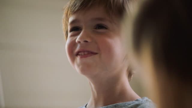 Crayola Color Wonder Magic Light Brush, Mess Free Painting Station for Kids, Gift for Kids, Toddler Toys & Activities, Ages 3, 4, 5