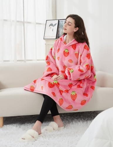 KFUBUO Wearable Blanket Hoodie for Adults Sherpa All Patterns Oversized Sweatshirt Blanket with Pockets Cute Birthday Gifts for Sister Strawberry