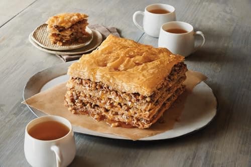 Harry & David Picnic Basket Pears, Cheese, Sausage, And Crackers Gift Basket