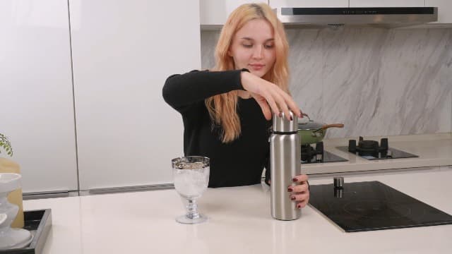 Insulated vacuum Thermo Bottle 500ml/16.9oz with cup Stainless steel coffee bottles for hot and cold drink water flask.(Black,500ml)