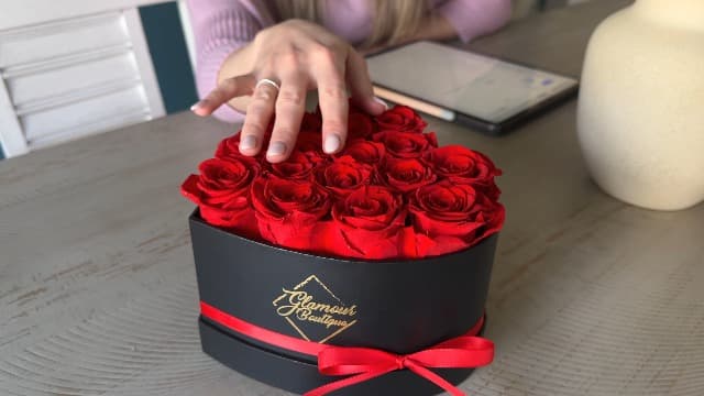16 Flower Forever Heart Shape Box - Preserved Roses Gift for Her, Preserved Flowers, Red