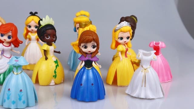 Princess Advent Calendar 2025 Girls, Princess Deformation Toys 24 Days Christmas Countdown Calendar Creative Xmas Gifts for Kids Teens