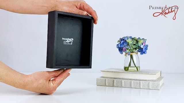 Primitives by Kathy Box Sign, 6" x 7", Grandchildren are Close to The Heart