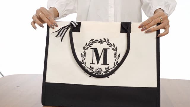 BeeGreen Embroidery Monogram Initial Tote Bag for Women Teacher Mom Friend Personalized Gift for Birthday Beach Wedding Work