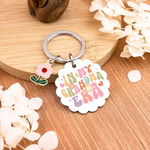 New Grandma Gifts First Time Grandma Gift for Grandmas Keychain Best Grandmas Gift Ideas Grandmother Keepsake Jewelry Gifts for New Baby Christmas Birthday Present for Her