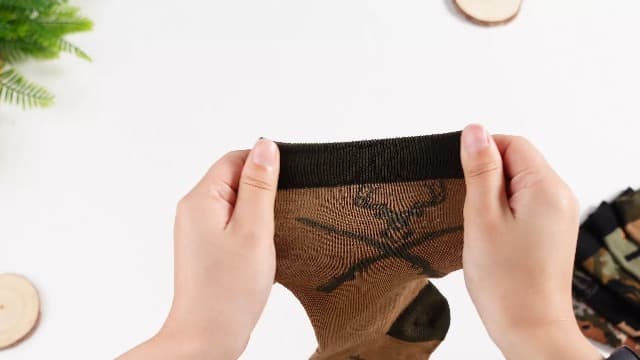 Eurzom 6 Pairs Funny Hunting Socks for Men Hunters Novelty Cotton Crew Socks Birthday Xmas Gift Accessories for Hunting Lover