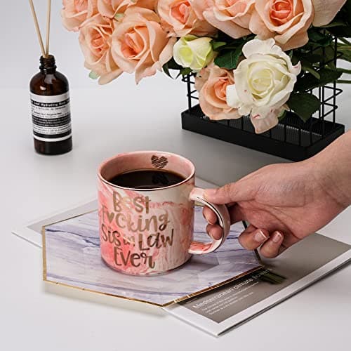 Hendson Sister In Law Gifts - Best Sis In Law Ever - Funny Sister In-Law Chirstmas Birthday Gift, Engagement, Wedding Gift, New To Be - Pink Mug, 11.5oz Coffee Cup