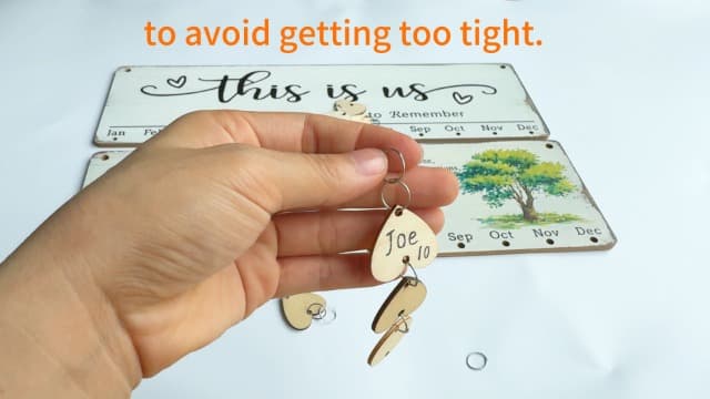 Birthday Gifts for Mom Grandma, Wooden Family Birthday Plaque Reminder Calendar Board Wall Hanging, Grandmother in Law Granny Present for Mothers Day Birthday Christmas Gift, FAMILY Sayings Pattern