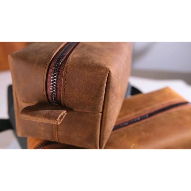 Personalized Leather Toiletry Bag for Men – Custom Engraved Shaving Dopp Kit with Name or Initial, Travel Gift for Groomsmen, Husband, Dad, Boyfriend, Birthday, Christmas, Anniversary, Gifts for Men