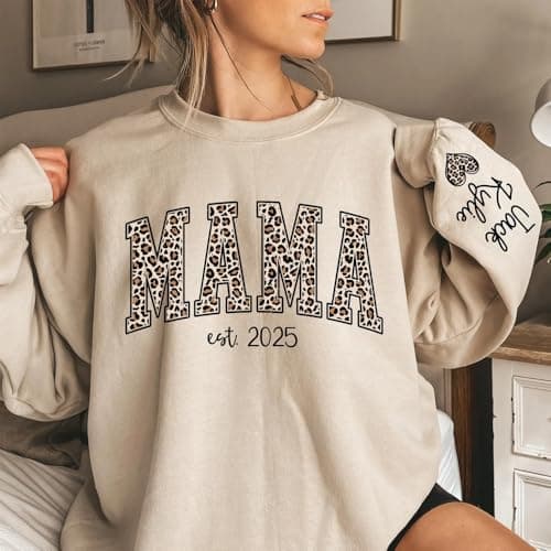 GODMERCH Custom Leopard Mama Sweatshirt With Kid Name On Sleeve, Personalized Mom Sweatshirts, Mama Est 2025 Sweatshirt, Personalized Gifts for Mom Grandma, Christmas Shirts