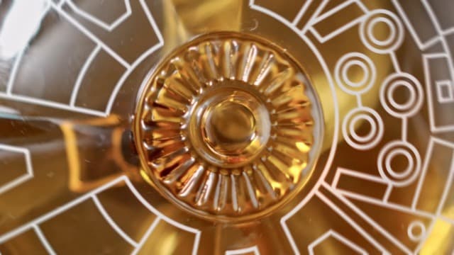 Kollea Birthday Gifts for Men Dad, Galaxy Spaceship Whiskey Decanter Sets for Men, Spacecraft Limited Edition, 2 Funny Shot Glasses, Unique Guys Brother Gift Idea, Liquor Decanter for Bar, Anniversary