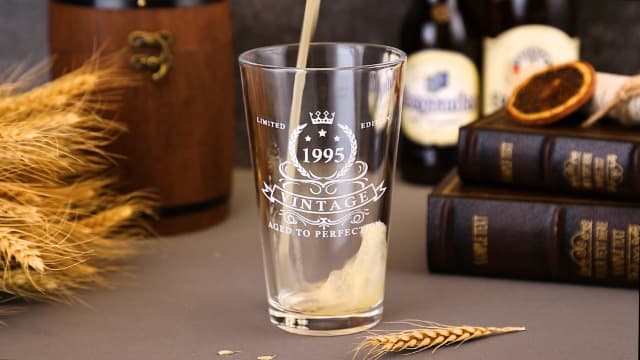LIGHTEN LIFE 70th Birthday Gifts for Men 16oz,1955 Beer Glass in Barrel Box,70th Birthday Beer Glass,70th Birthday Gift Ideas,1955 Pint Glass for 70 Years Old Dad,Husband,70th Beer Glass