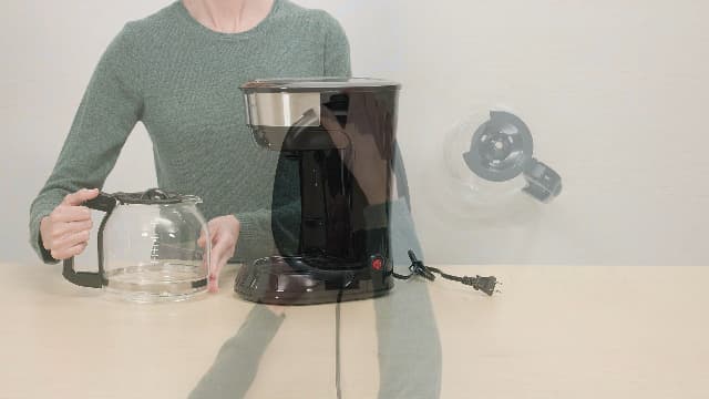 Amazon Basics Coffee Makers, 12-Cup Coffee Machines with Reusable Filter, Coffee Pots, Black & Stainless Steel