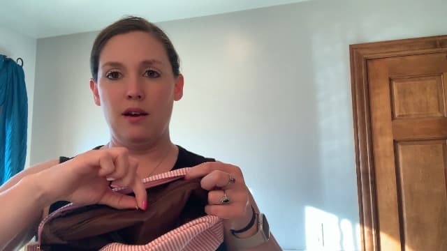 YOOLIFE Christmas Gifts for Women Teen Girls Kids Stocking Stuffers - Initial Makeup Bag Cosmetic Bag Toiletry Pouch, Personalized Birthday Gifts for Women Girls Mom Daughter Sister Friends, Pink M