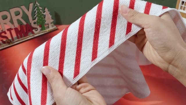 6 Set Christmas Kitchen Gifts Wood Cheese Board Fork Spoon Butter Spreaders Dish Cloth Thank You Card Ribbon and Gift Bags for Merry Christmas Cooking Serving Xmas Utensils Gifts (Reindeer)