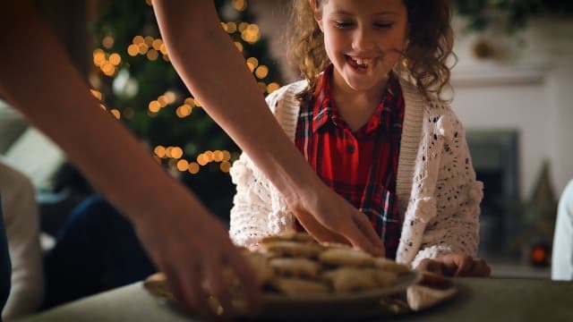 Walker’s All-Butter Mini Scottie Dog Shaped Shortbread - 51-Count Carton - Authentic Shortbread Cookies from Scotland