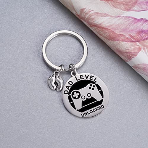 MIXJOY New Expecting Dad First Time Father's Day, Dad Unlocked Keychain with Baby Footprint Charm