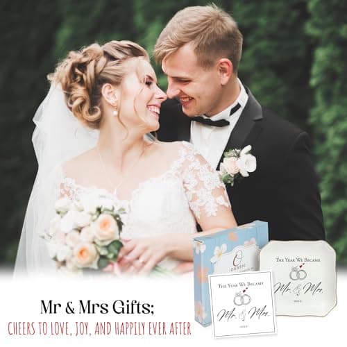 OASSIE Wedding Gifts for Couple 2025 - Mr & Mrs 4"x4" Ceramic Jewelry Dish Tray - Bridal Shower Gifts for Women, Marriage Gift Ideas, Anniversary Engagement Gifts for Couples, Jewelry Holder Dish