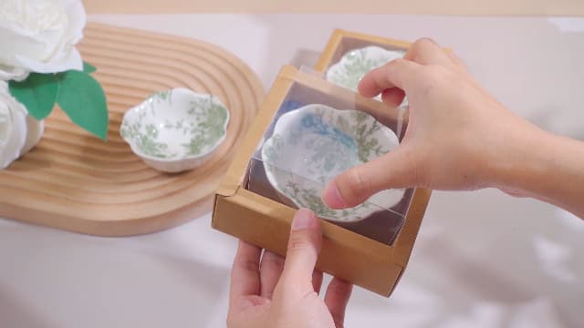 40 Pack Wedding Favors for Guests Small Ceramic Bowls Bulk Gifts Set 3.3 Inch Green Verdure Design Mini Dipping Bowl Sauce Dish with Cards Box for Party Shower Favor Souvenir