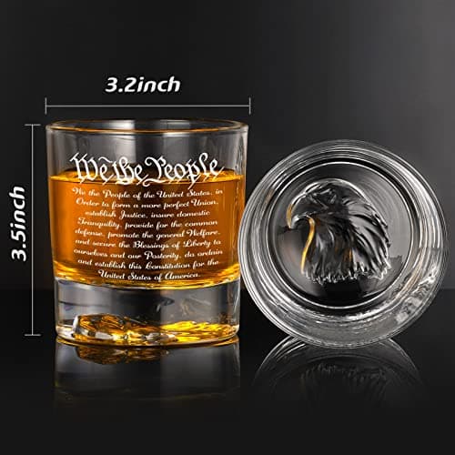 PONPUR Whiskey Decanter Engraved We The People American Flag, 750ml Whiskey Decanter Set with 2 Glasses, Christmas Boss Day Patriotic Birthday Gifts For Men Dad, Liquor Scotch Bourbon Presents