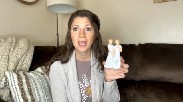 BORLESTA Best Friend Birthday Gifts for Women - Friendship Gifts for Women, Gifts for Friends Women, Sister Birthday Gifts, Bestie Gifts for Women - Friend Hand-Painted Figure