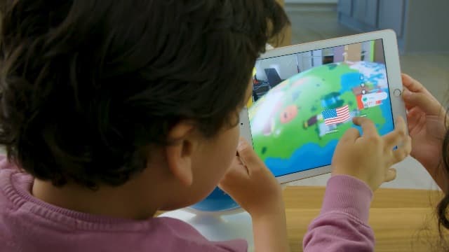 PlayShifu Globe for Children – Orboot Earth: Interactive Kids Globe with 1000+ Facts on Animals, Places & Monuments | Tech-Powered Learning Toy & STEM Gift for Kids Ages 4–10