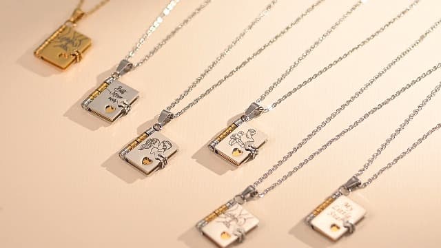 RANKEEF My Little Star Book Necklace - My Incredible Daughter Book Necklace Daughter Gifts from Dad Mom Mother Adjustable Silver 18k Gold Jewelry Openable with 6 Pages Gifts of Love