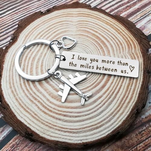 Vadaka Couple Keychain Long Distance Relationship Gift for Boyfriend Girlfriend I Love You More Than The Miles Between Us Keyring Couples Jewelry Going Away Gift Brithday Anniversary Valentines Gift