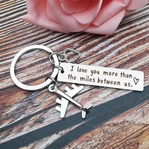 Vadaka Couple Keychain Long Distance Relationship Gift for Boyfriend Girlfriend I Love You More Than The Miles Between Us Keyring Couples Jewelry Going Away Gift Brithday Anniversary Valentines Gift