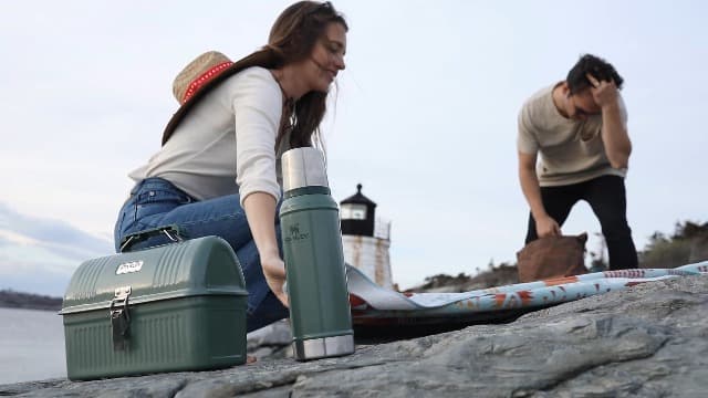 Stanley Classic Legendary Vacuum Bottle