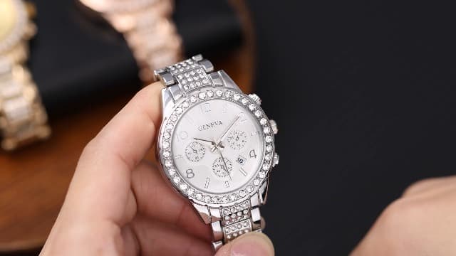 MASTOP Unisex Luxury Crystal Diamond Watches Silver Gold Fashion Quartz Analog Watch Stainless Steel Band Quartz Bracelet Big Face Women's Men's Watches