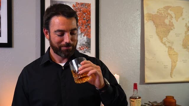 KANARS Old Fashioned Whiskey Glasses with Luxury Box - 10 Oz Rocks Barware For Scotch, Bourbon, Liquor and Cocktail Drinks - Set of 4 - Men Gift