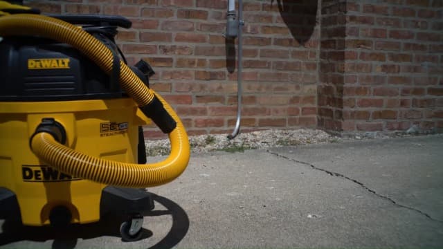 DEWALT 5 Gallon STEALTHSONIC Shop Vacuum Wet and Dry, Powerful Suction & Portable Shop Vac with Attachments, Ultra Quiet Wet Dry Vac for Home, Garage, Car, Workshop, Jobsite, DXV05P-QT, 4 Peak HP