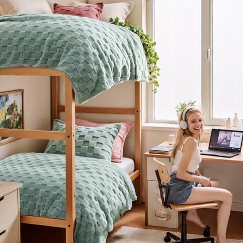 Bedsure Sage Green Throw Blanket for Couch - Checkered Fleece Blankets Gifts for Women Men Girls, Cute Soft Cozy Throw for Bedroom Home Decor Gifts, 50x60 Inches