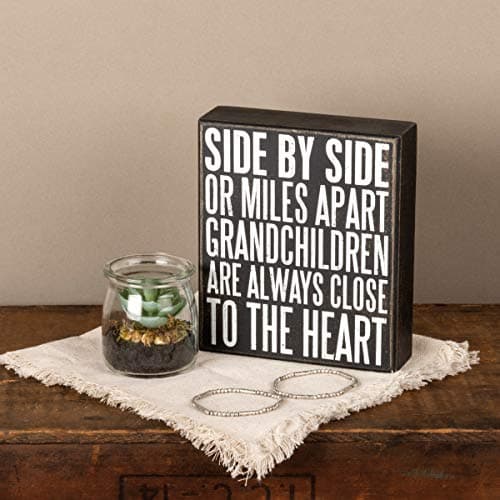 Primitives by Kathy Box Sign, 6" x 7", Grandchildren are Close to The Heart