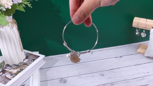 Kenning 12 Pieces Christmas Friends Gifts for Women Friendships Makeup Bag Adjustable Bangle Friendship Bracelet Long Distance Friendship Birthday Gifts for Graduation Family Sister(Classic)