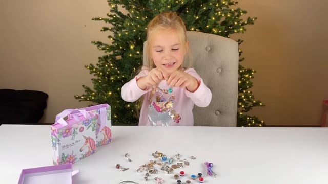 COO&KOO Girls Charm Bracelet Making Kit: Unicorn Jewelry Making Kit Gifts Crafts for Girl 8-12 A Perfect Girls Toy for Ages 6 7 8 9 10 Girl That Imagination Self-Expression and Inspires Creativity