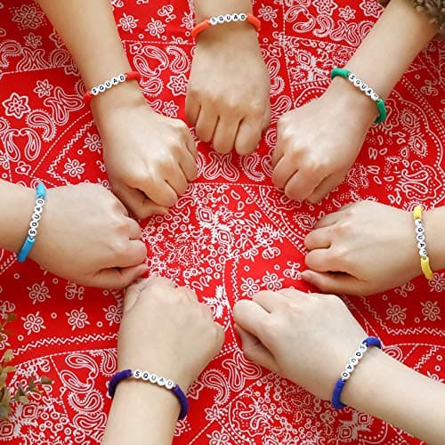 Rainbow Heishi Surfer Bracelets Set for Women Stackable Clay Beaded Bracelets Disc Stretch Preppy Bracelets Layering Colorful Friendship Bracelets Team Cheer Bulk Boho Summer Beach Jewelry Gift