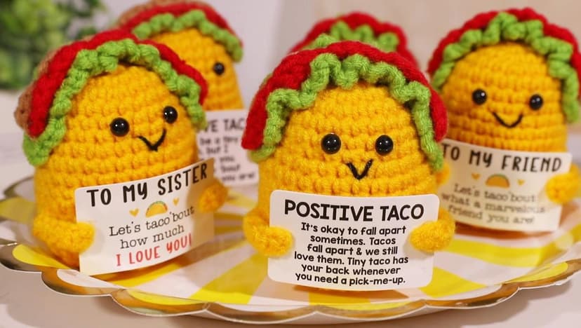 Mini Emotional Taco Support Funny Birthday Gifts for Women Men Mom Dad Husband Daughter Sister Friend Coworker Inspirational Relaxation Gifts Positive Crochet Animals Party Favors Christmas Stuffer