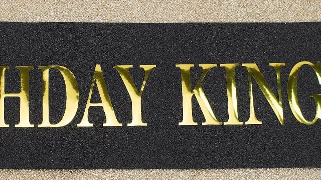 TOBATOBA 18th Birthday King Sash 18th Birthday Decorations for Boys, Gold Foil Black Satin Birthday Sash for Boys 18th Birthday Gift for Boys 18th Birthday Party Favors Decorations