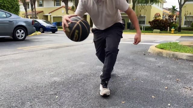 Senston 27.5‘’/29.5'' Basketball Outdoor Indoor Rubber Basketball Ball for Kids/Adult Official Size 5/7 Basket Ball with Pump