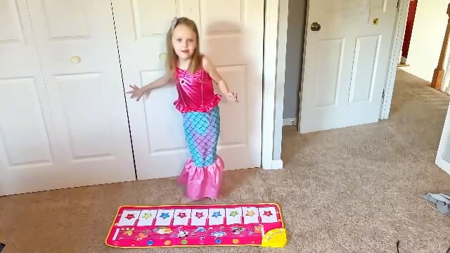 M SANMERSEN Piano Mat - Musical Keyboard Floor Playmat 39.5" Electronic Music Animal Touch Play Blanket Funny Xmas Gift Toy for 1 2 3 Year Old