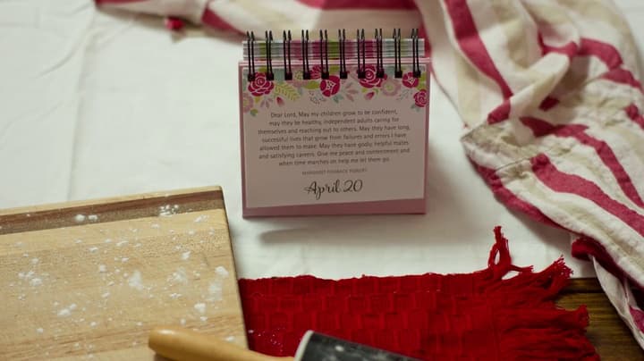 God's Promises Day by Day: 365 Days of Inspirational Thoughts - An Inspirational DaySpring DayBrightener - Perpetual Calendar