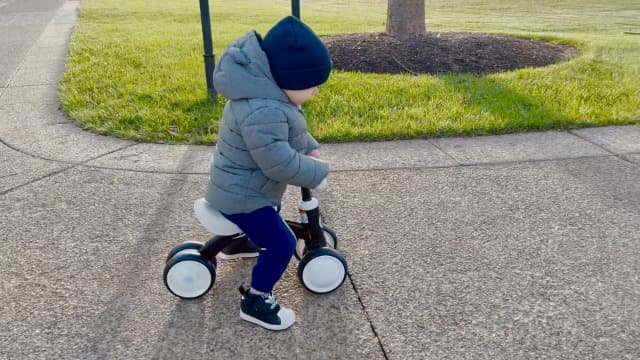 Colorful Lighting Baby Balance Bike Toys for 1 Year Old Boy Gifts, 10-36 Month Toddler Balance Bike, No Pedal 4 Silence Wheels&Soft Seat First Riding on Toys, One Year Old Boy Birthday Gifts.