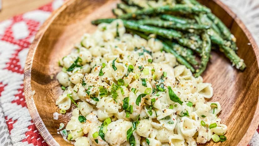 Gourmet World Flavors Seasoning Collection | Non GMO Verified | 6 Magnetic Tins | Spice Blends | Crafted in Small Batches by Gustus Vitae | #68