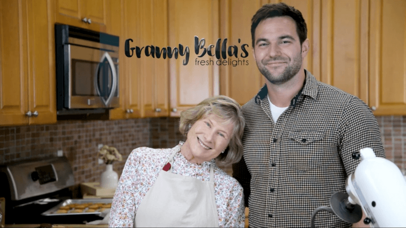 Granny Bellas Christmas Holiday Thanksgiving Gift Basket, 25 Chocolate Covered Cookies, Mothers Day Gourmet Candy Baskets for Food Delivery, Cookie Gifts for Mom, Wife, Grandma, Daughter, Men Women Kids and Friends, Husband, Grandmother, Mother