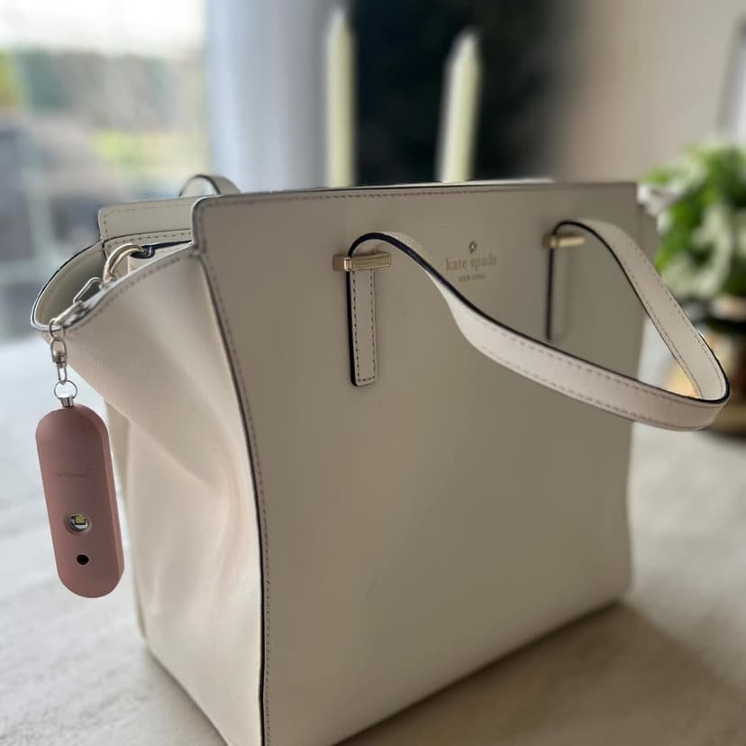 Personal Safety Alarm – Travel Safe Waterproof – Gift for Women College Girls – Self Defense Keychain – Extra Loud Siren – Strobe Light – Cute Key Chains Protection (Rose Gold)